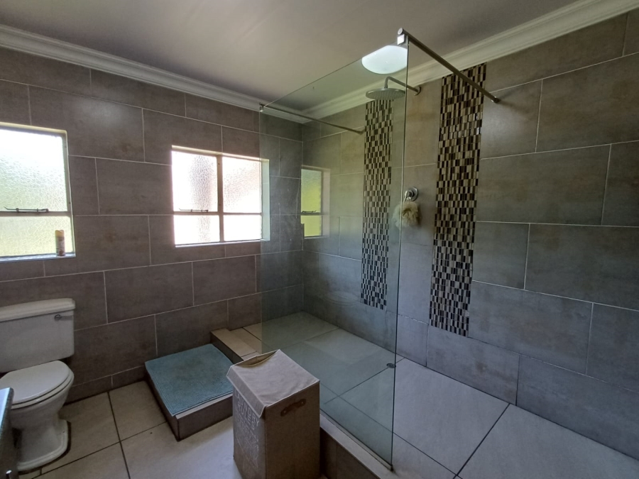 4 Bedroom Property for Sale in Flora Gardens Gauteng