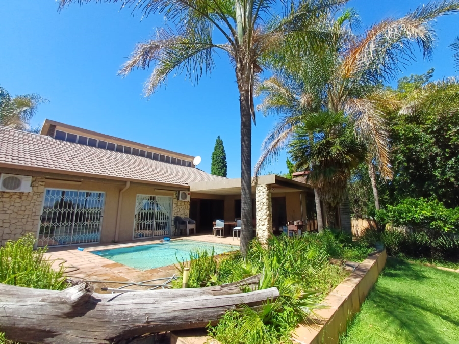 4 Bedroom Property for Sale in Flora Gardens Gauteng