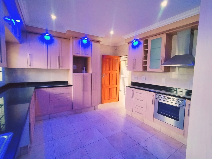 To Let 3 Bedroom Property for Rent in Sunair Park Gauteng