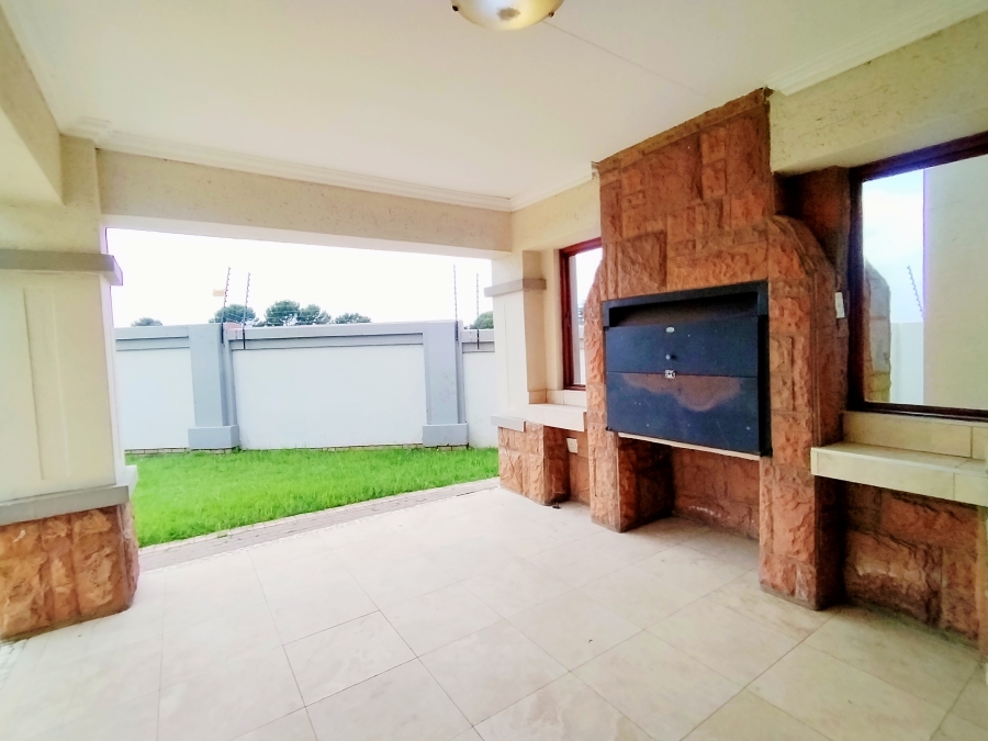 To Let 3 Bedroom Property for Rent in Sunair Park Gauteng
