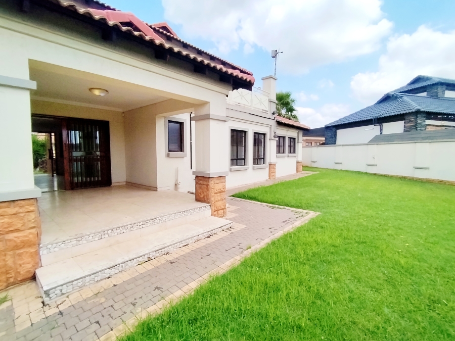 To Let 3 Bedroom Property for Rent in Sunair Park Gauteng