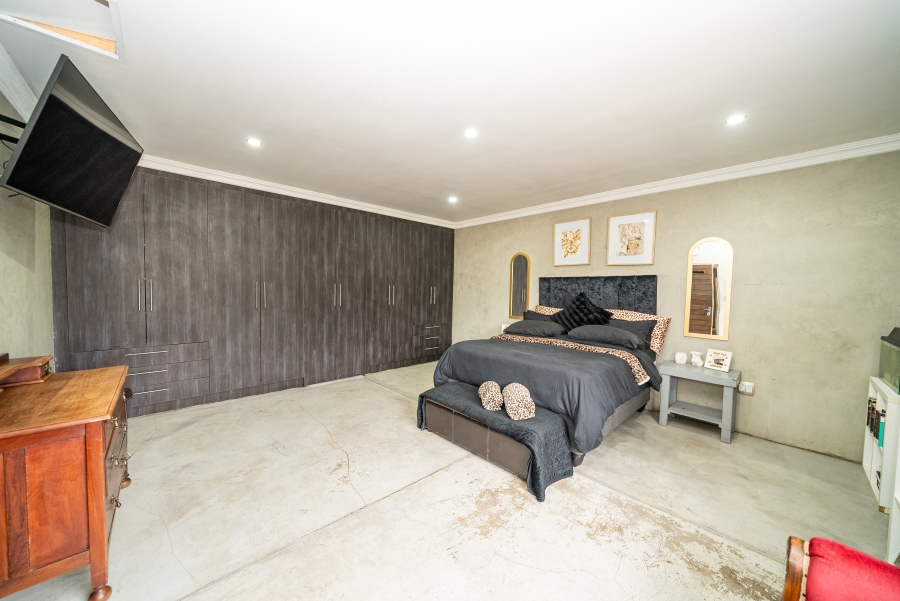 5 Bedroom Property for Sale in Kenleaf Gauteng