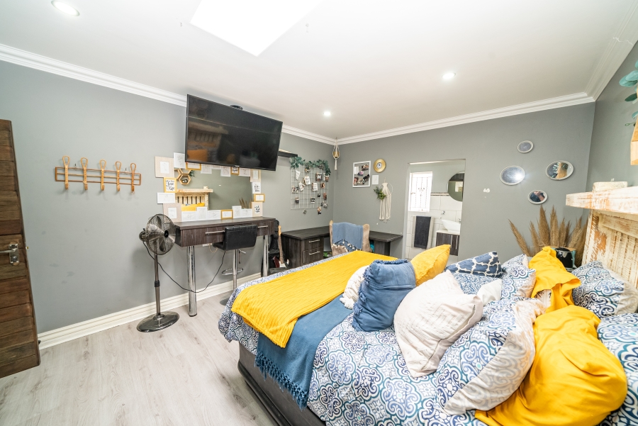 5 Bedroom Property for Sale in Kenleaf Gauteng