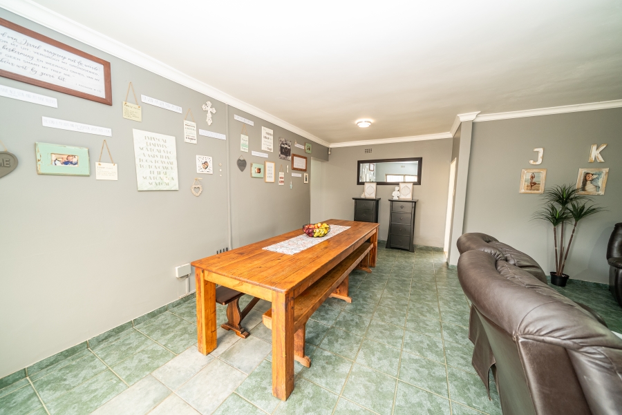 5 Bedroom Property for Sale in Kenleaf Gauteng