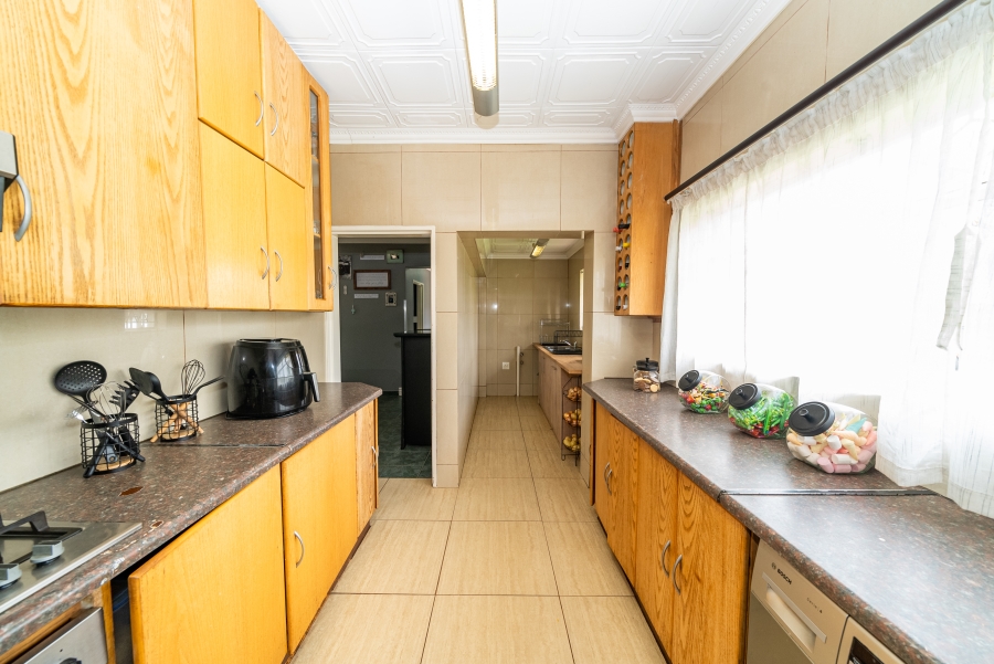 5 Bedroom Property for Sale in Kenleaf Gauteng