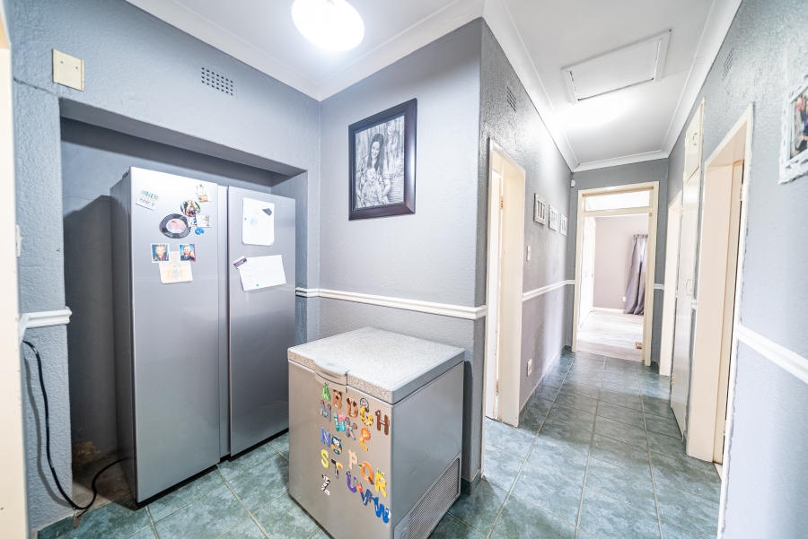 5 Bedroom Property for Sale in Kenleaf Gauteng