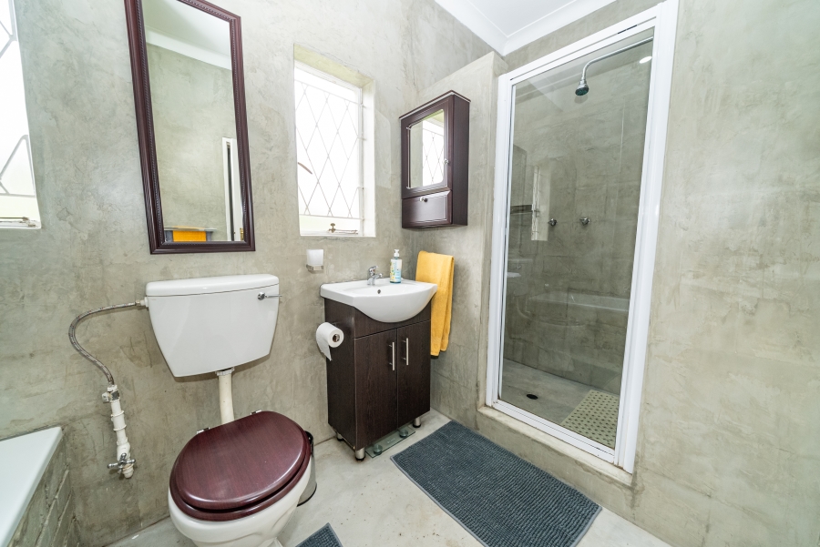 5 Bedroom Property for Sale in Kenleaf Gauteng