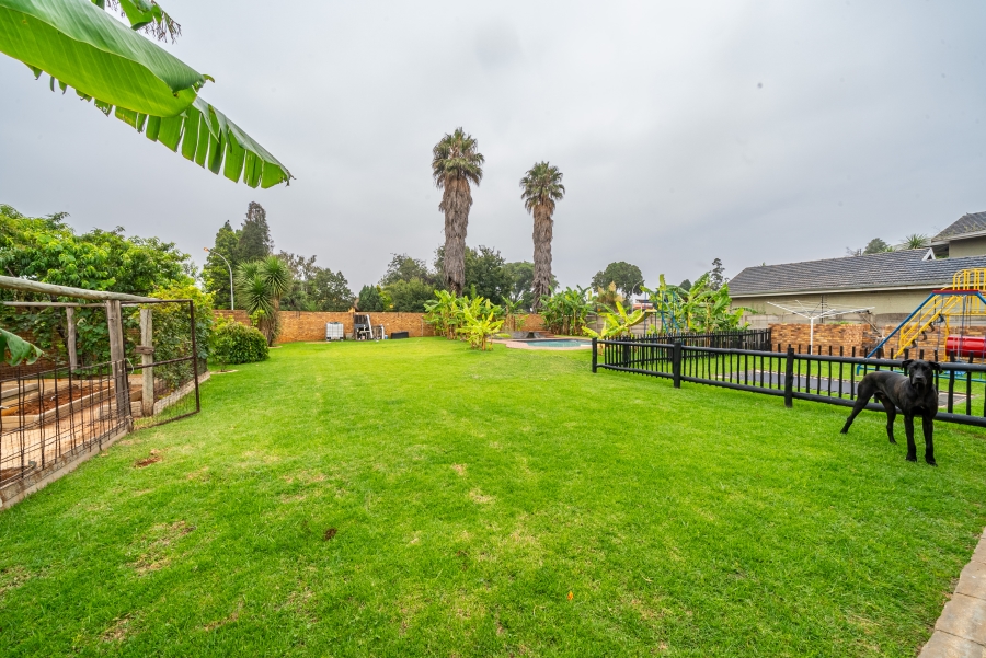 5 Bedroom Property for Sale in Kenleaf Gauteng