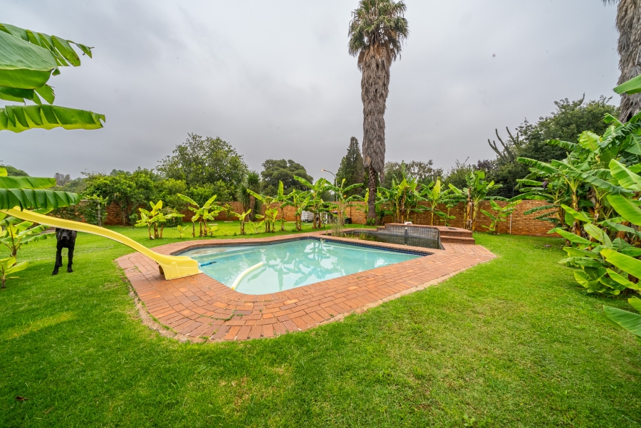 5 Bedroom Property for Sale in Kenleaf Gauteng