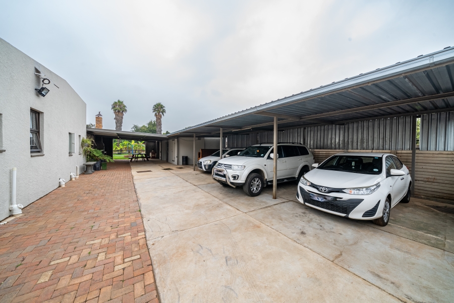 5 Bedroom Property for Sale in Kenleaf Gauteng