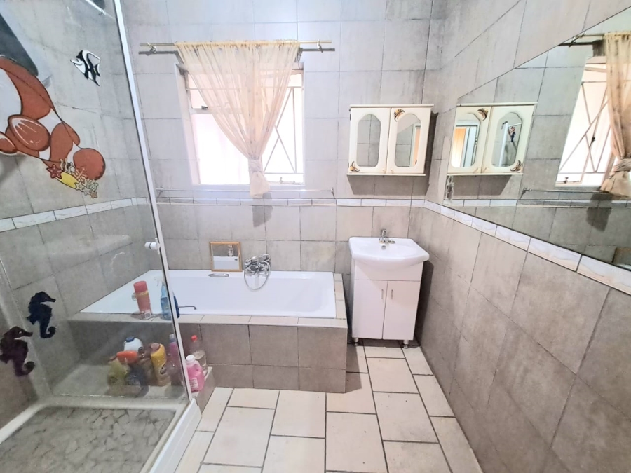 3 Bedroom Property for Sale in Three Rivers Gauteng