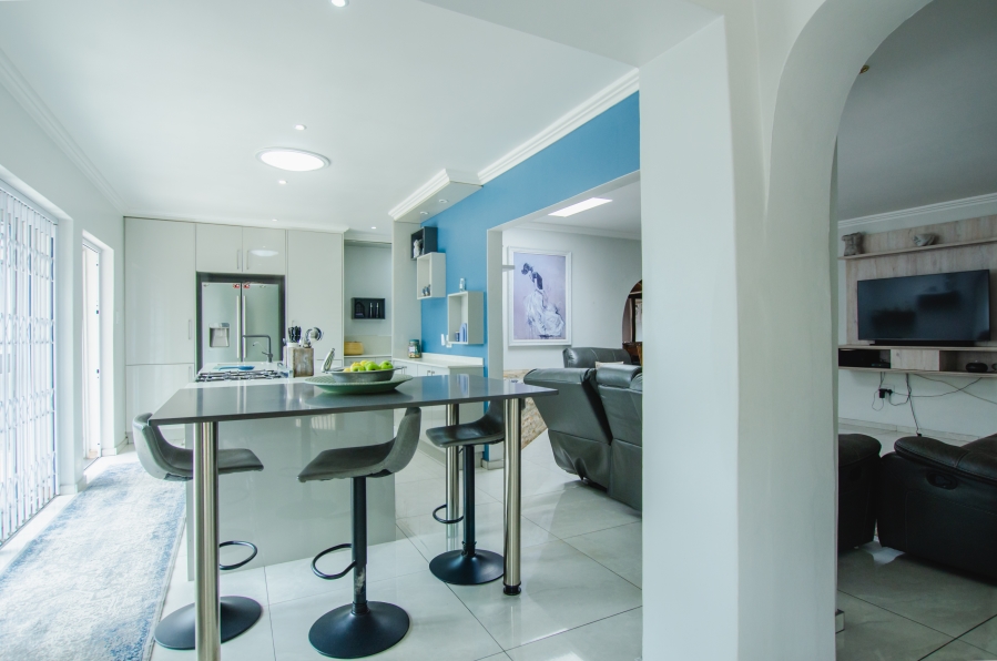 5 Bedroom Property for Sale in Rynfield Gauteng