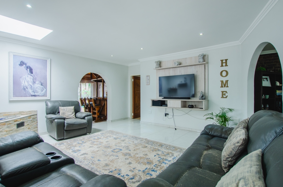 5 Bedroom Property for Sale in Rynfield Gauteng