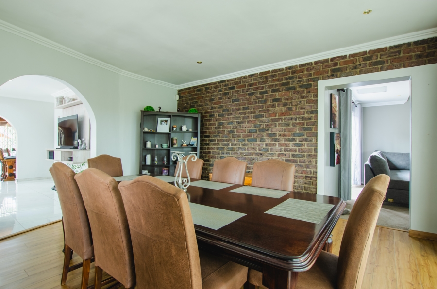 5 Bedroom Property for Sale in Rynfield Gauteng