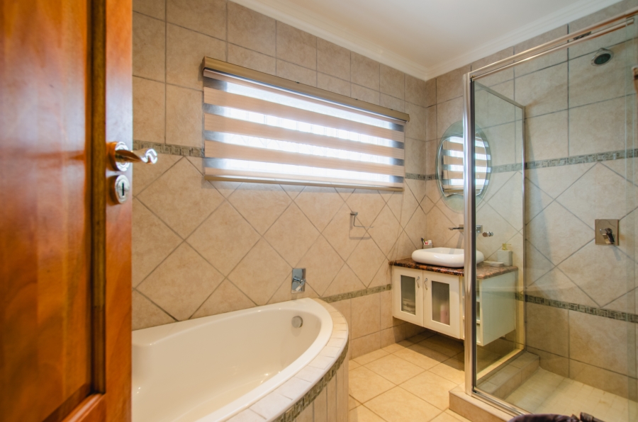 5 Bedroom Property for Sale in Rynfield Gauteng