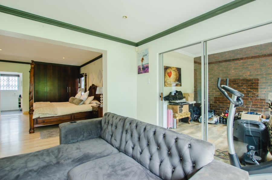 5 Bedroom Property for Sale in Rynfield Gauteng