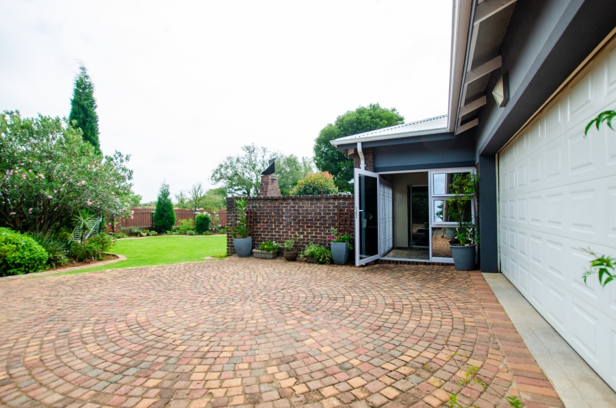 5 Bedroom Property for Sale in Rynfield Gauteng