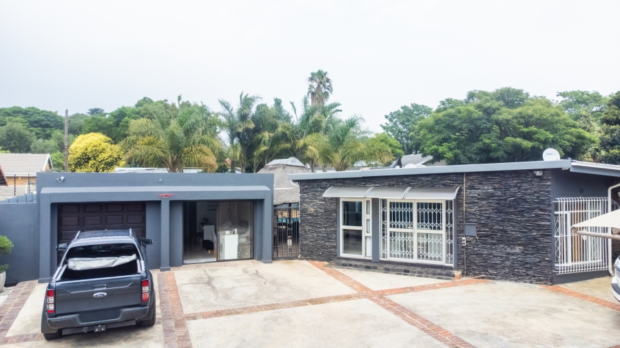 5 Bedroom Property for Sale in Rynfield Gauteng