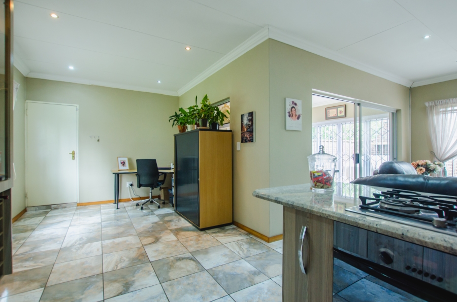 5 Bedroom Property for Sale in Rynfield Gauteng