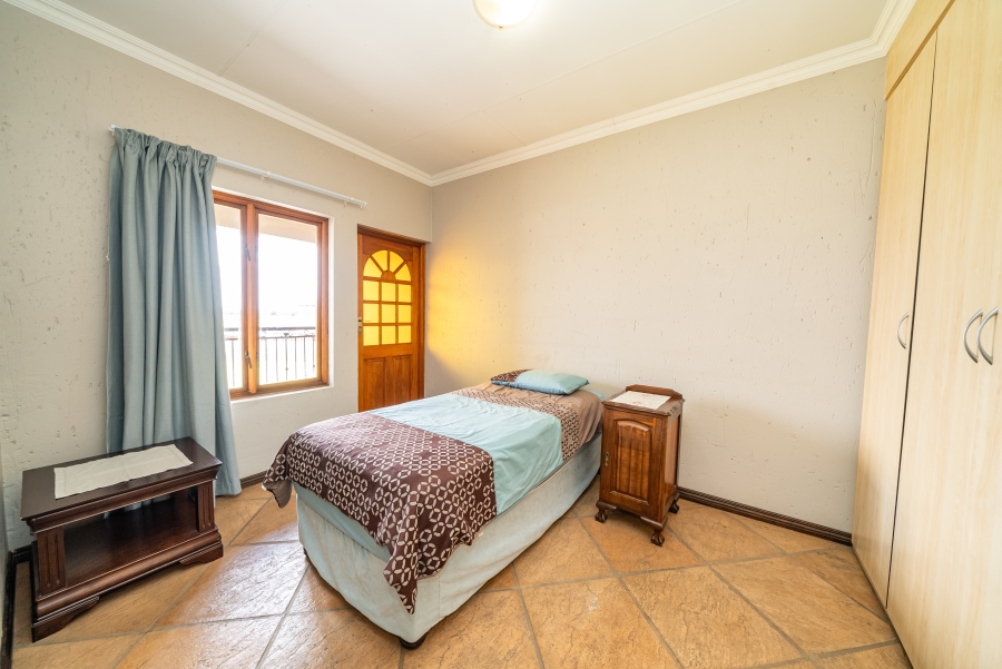 4 Bedroom Property for Sale in Sonneveld Gauteng