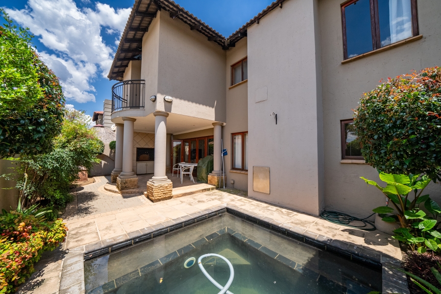 4 Bedroom Property for Sale in Sonneveld Gauteng