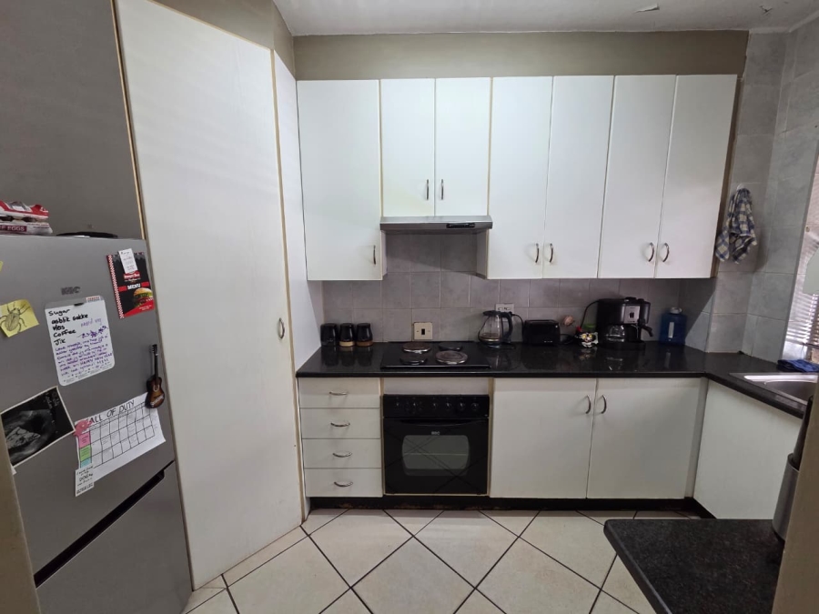 2 Bedroom Property for Sale in Sinoville Gauteng