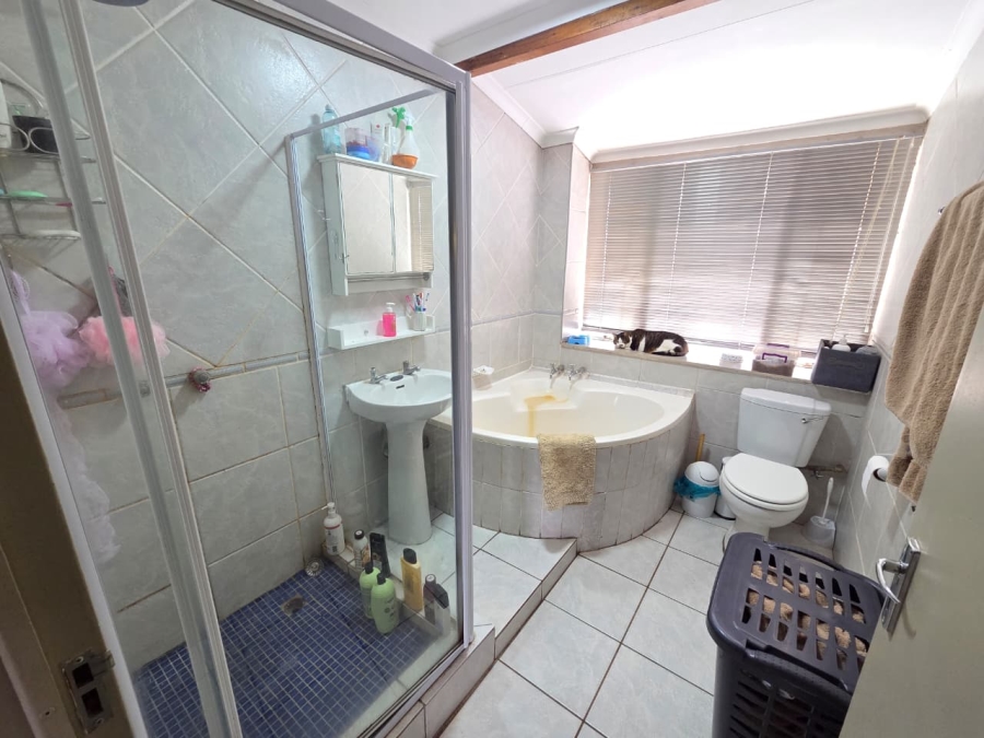 2 Bedroom Property for Sale in Sinoville Gauteng