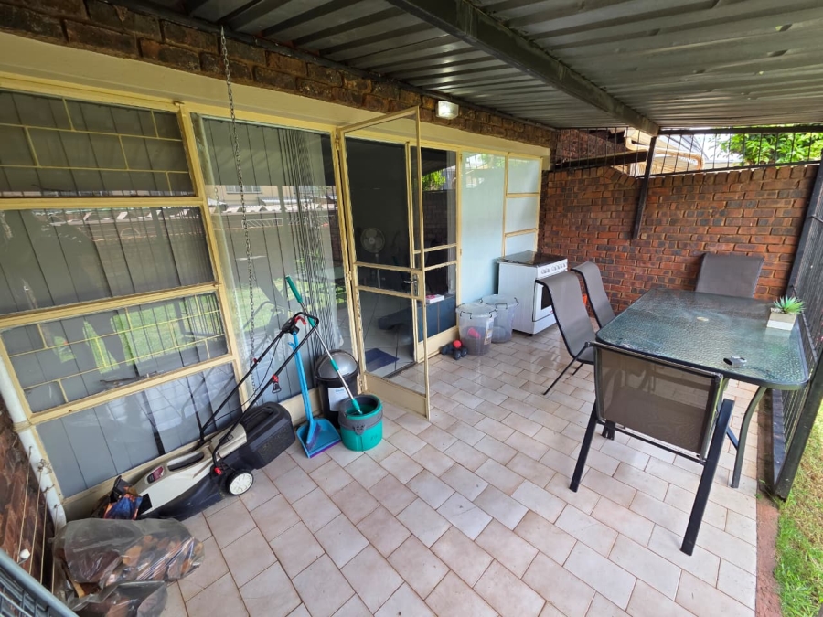 2 Bedroom Property for Sale in Sinoville Gauteng