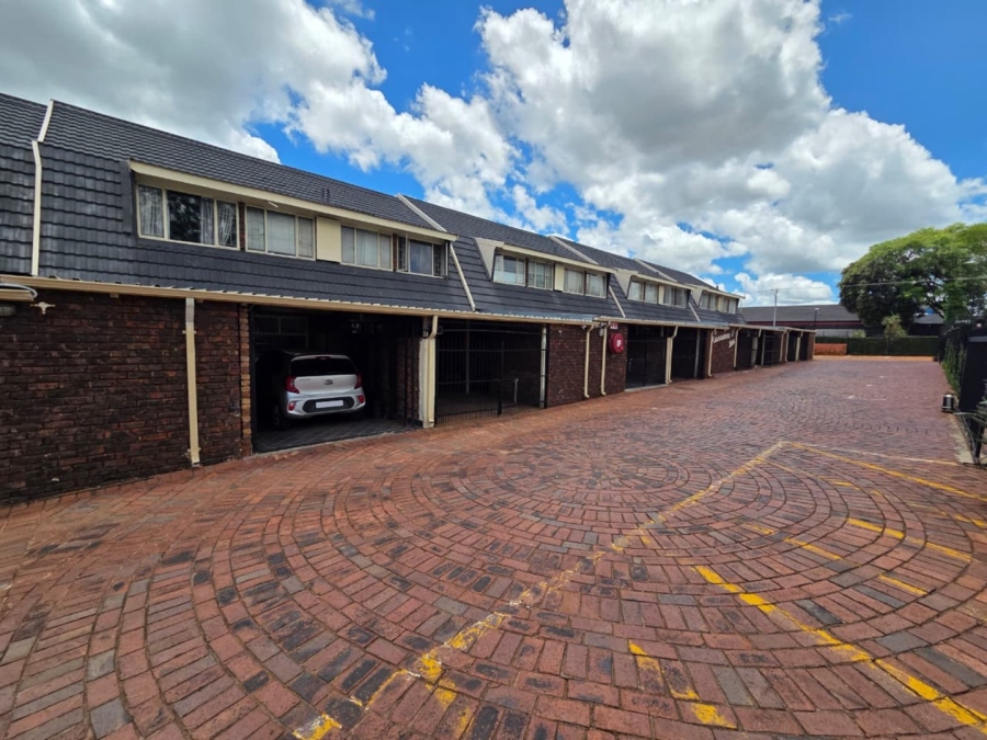 2 Bedroom Property for Sale in Sinoville Gauteng