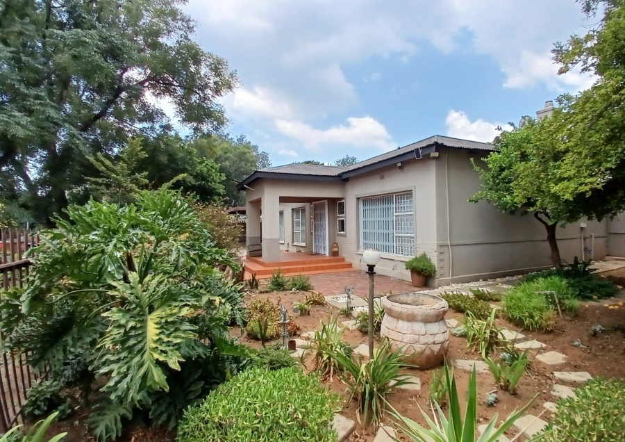 5 Bedroom Property for Sale in Rensburg Gauteng