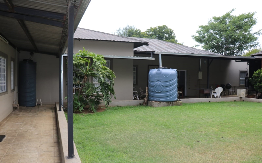 5 Bedroom Property for Sale in Rensburg Gauteng