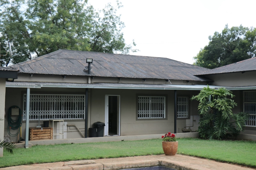 5 Bedroom Property for Sale in Rensburg Gauteng