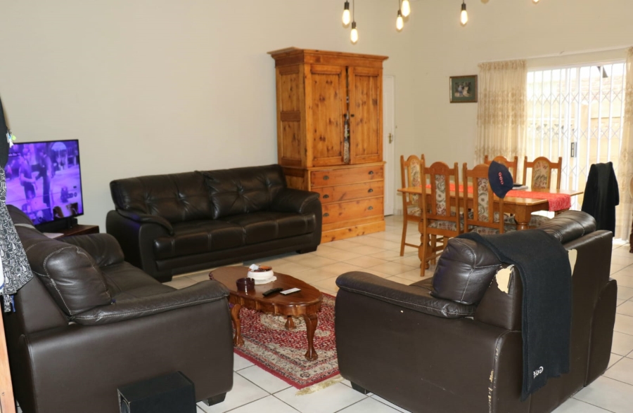 5 Bedroom Property for Sale in Rensburg Gauteng