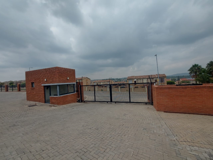 To Let commercial Property for Rent in Roodepoort Gauteng