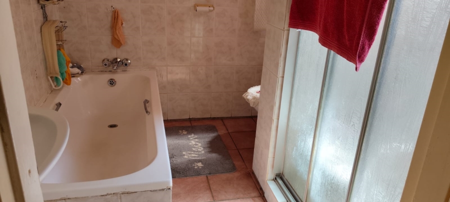 4 Bedroom Property for Sale in Carletonville Central Gauteng