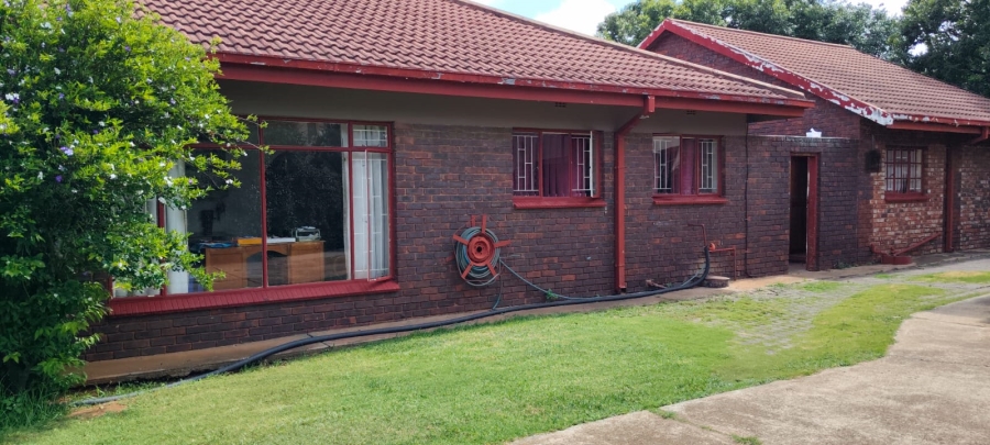 4 Bedroom Property for Sale in Carletonville Central Gauteng
