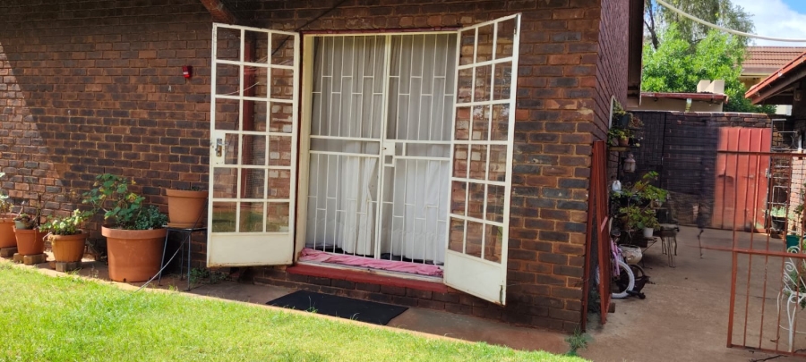 4 Bedroom Property for Sale in Carletonville Central Gauteng