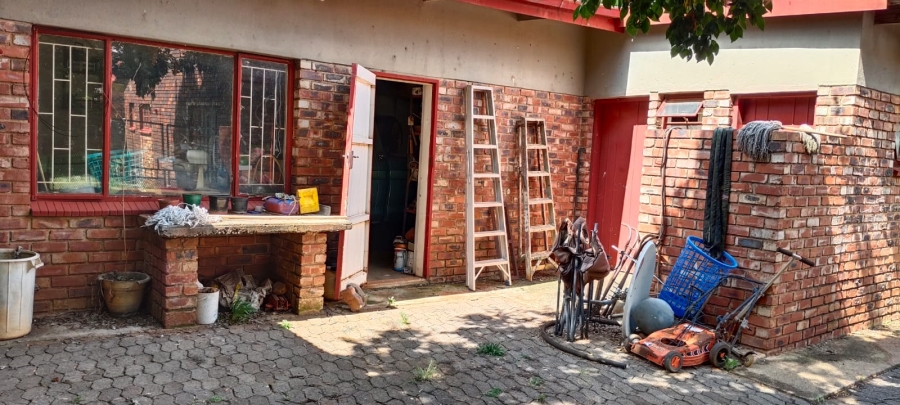 4 Bedroom Property for Sale in Carletonville Central Gauteng