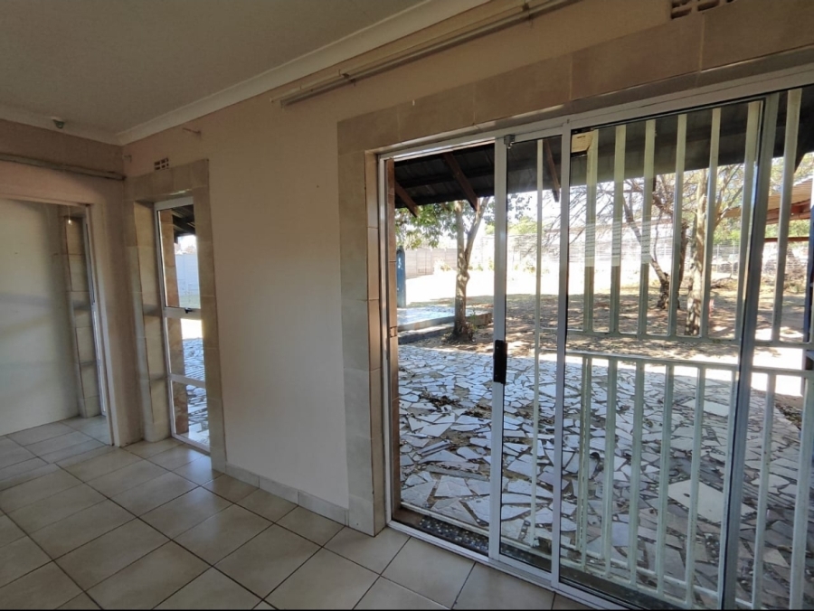 To Let 1 Bedroom Property for Rent in Glen Austin Gauteng