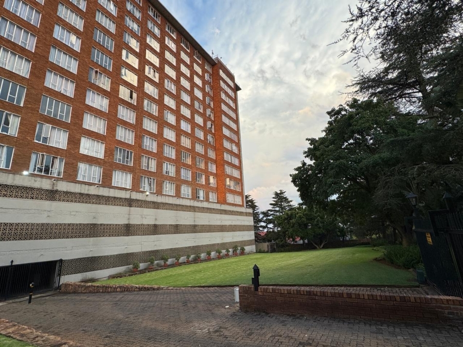 1 Bedroom Property for Sale in La Montagne Gauteng