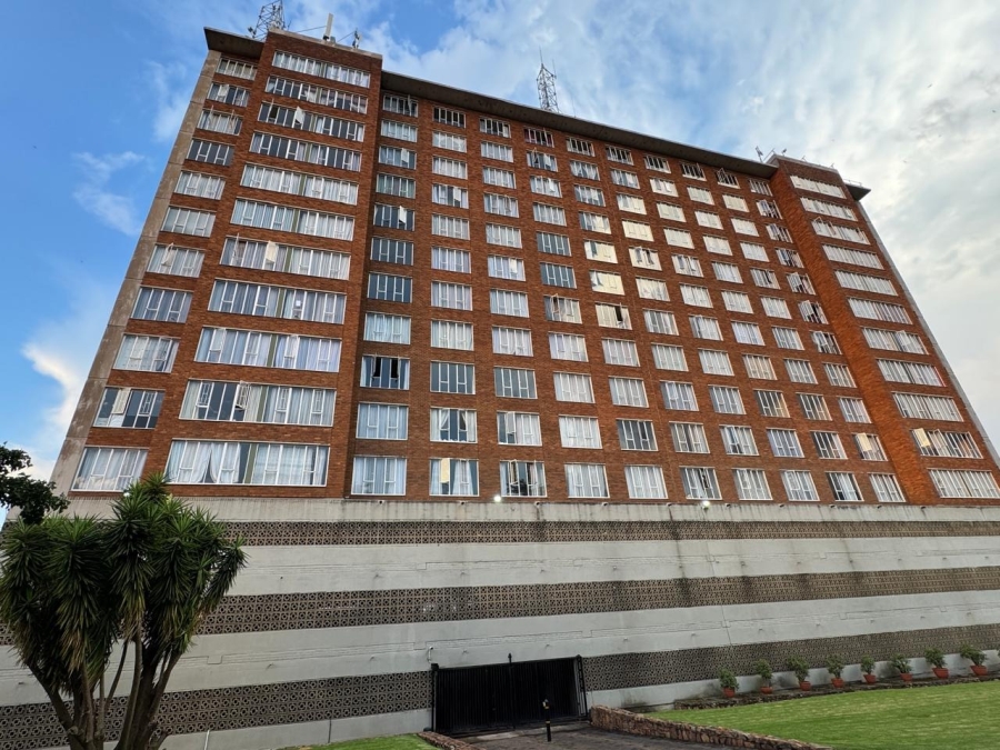 1 Bedroom Property for Sale in La Montagne Gauteng