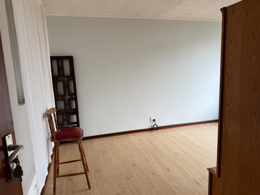 1 Bedroom Property for Sale in La Montagne Gauteng