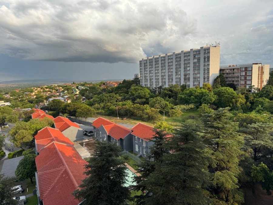 1 Bedroom Property for Sale in La Montagne Gauteng