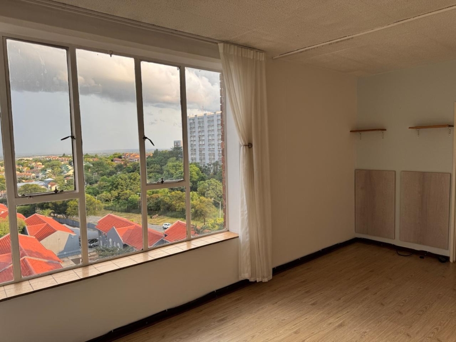 1 Bedroom Property for Sale in La Montagne Gauteng