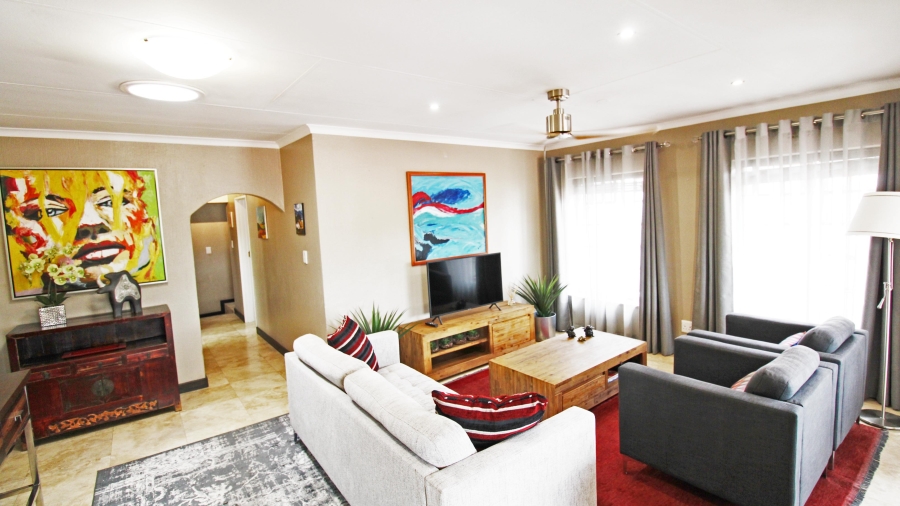 To Let 2 Bedroom Property for Rent in Bryanston Gauteng