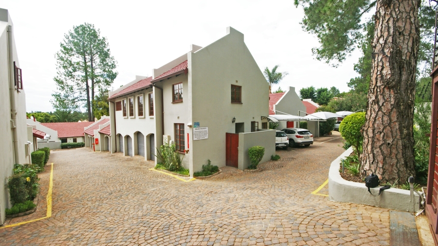 To Let 2 Bedroom Property for Rent in Bryanston Gauteng
