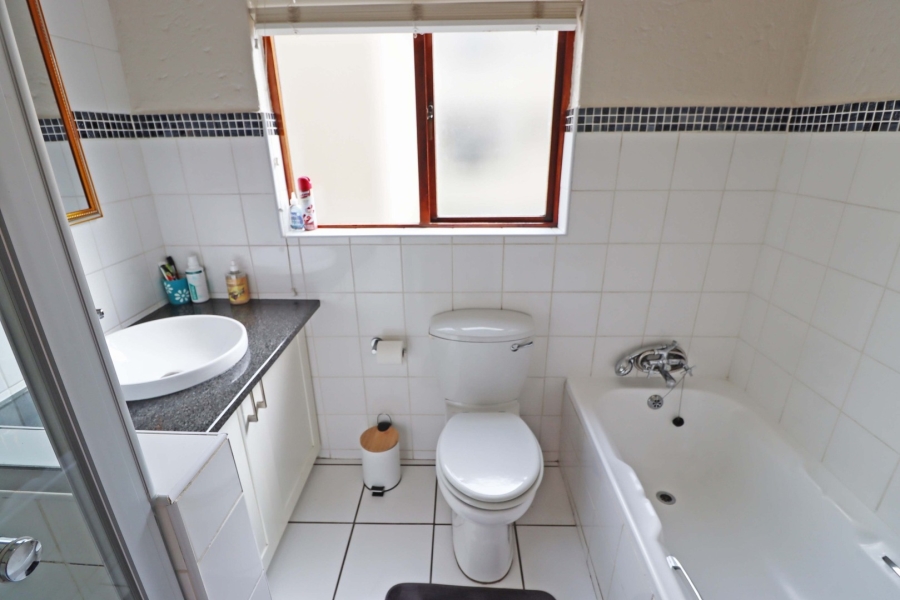 2 Bedroom Property for Sale in Bryanston Gauteng