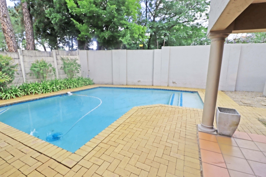 2 Bedroom Property for Sale in Bryanston Gauteng