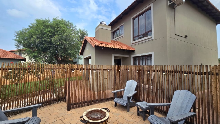 3 Bedroom Property for Sale in Monavoni Gauteng
