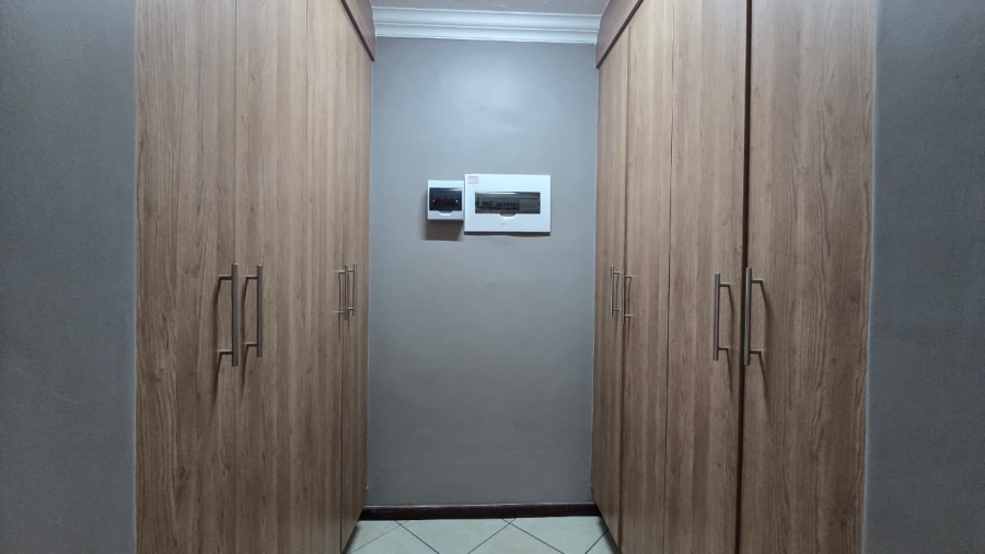 3 Bedroom Property for Sale in Monavoni Gauteng